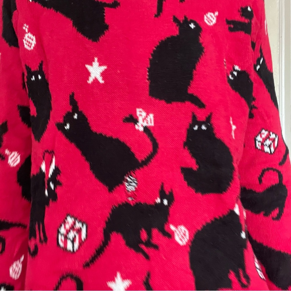 Christmas black cat sweater. Vintage, has one flaw that's pictured. - Picture 2 of 3
